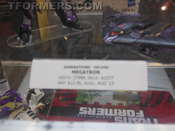 Transformers=botcon 2013 Generatations Prime Paltinum  (121 of 424)